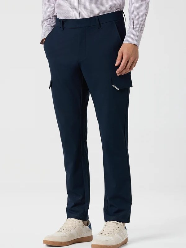 Pantalón Cargo de Tejido Técnico azul marino